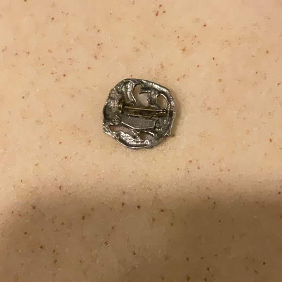 Vintage Cardinal 1999 Pewter Pin - Picture 2 of 2